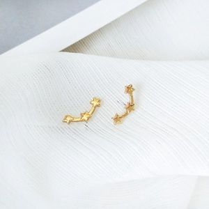 ✨ MAKE OFFER ✨ DAINTY GOLD TRIPLE STAR EARRINGS